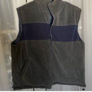 Men’s Guess winter vest
Large
Never worn, tags removed, brand new condition